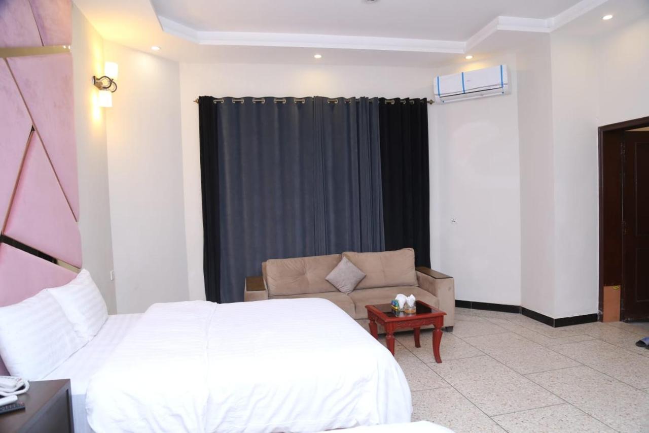 اسلام اباد Hayat Grand Guest House المظهر الخارجي الصورة